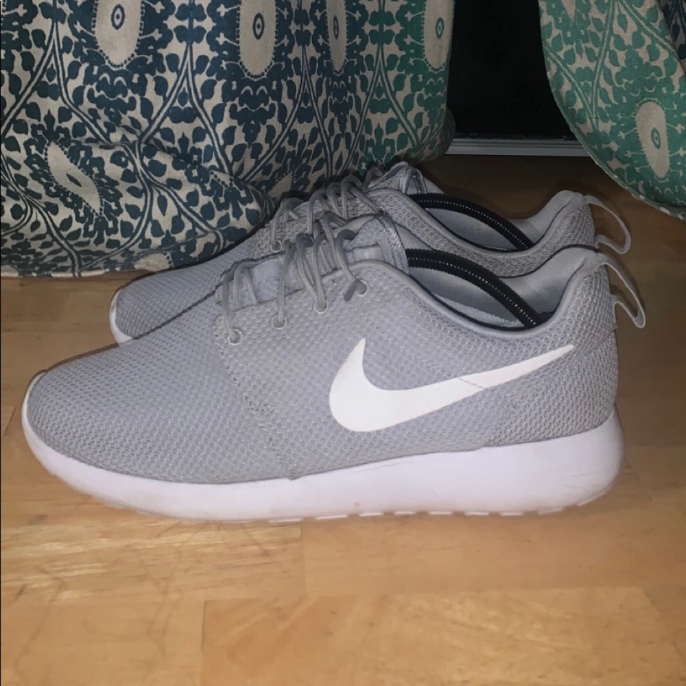 mens nike roche roshe one